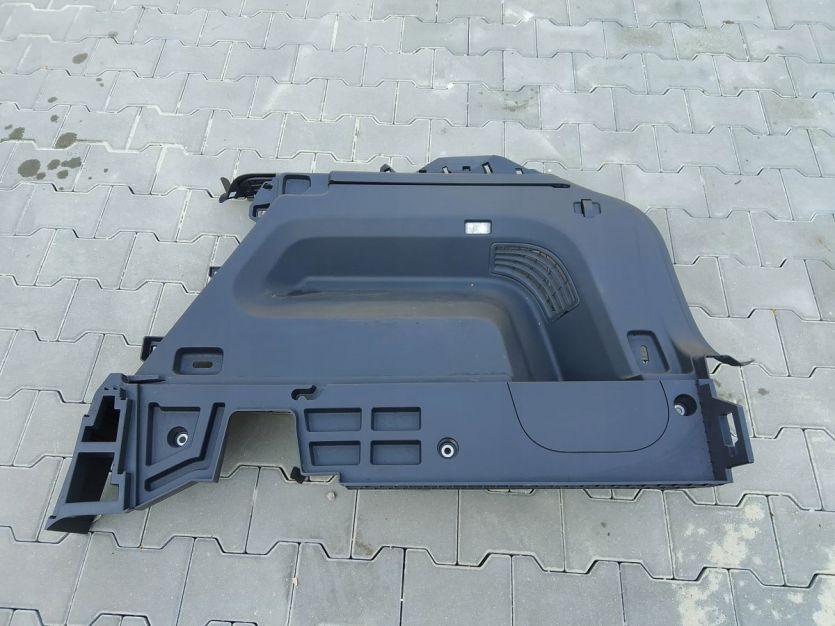 VW ATLAS CROSS LIFT 2021 TAPICERKA BAGAŻNIKA PRAWA TYLNA 3CM867428B82