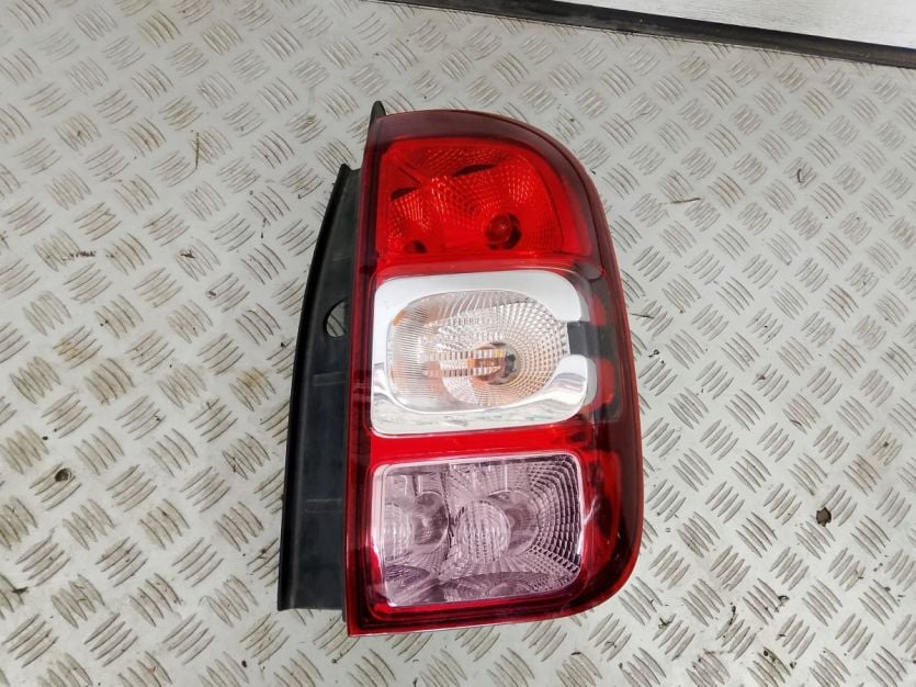 DACIA DUSTER I LAMPA PRAWY TYŁ PRAWA TYLNA 265506837R