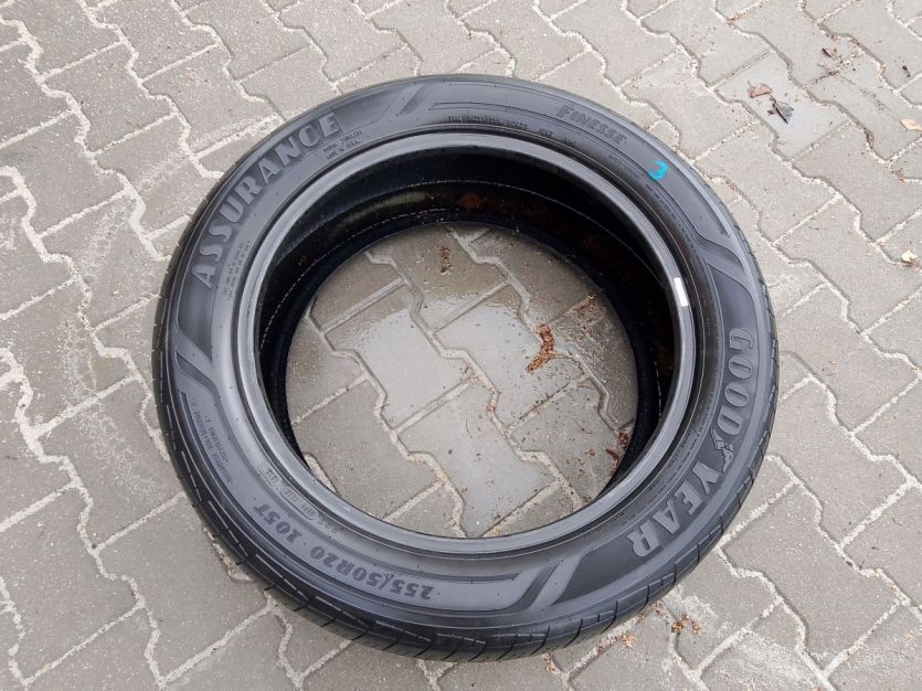 OPONA GOODYEAR ASSURANCE 255/50 R20