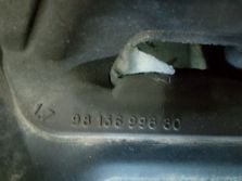DS DS7 CROSSBACK CITROEN 2020 ŁAPA PODUSZKA SKRZYNI 9813699680