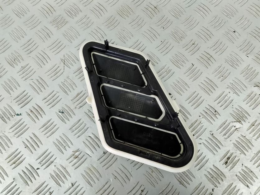 TOYOTA PROACE PEUGEOT PARTNER K9 2023 KRATKA WENTYLACYJNA PRAWA 9818353980