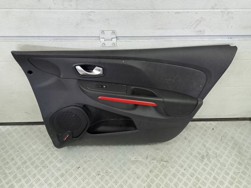 RENAULT CLIO IV TAPICERKA BOCZEK DRZWI PRAWY PRZÓD 840447121R