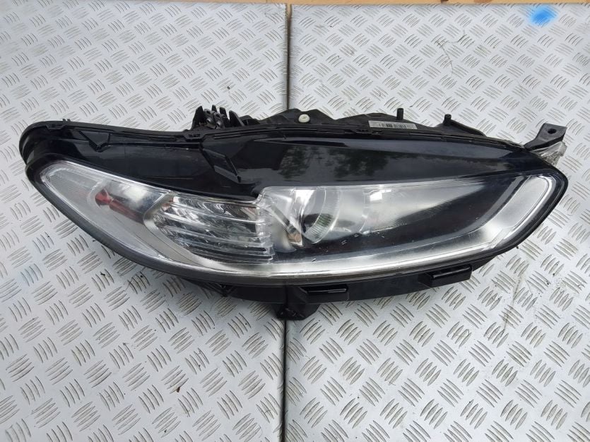 FORD MONDEO MK5 V LAMPA PRAWY PRZÓD PRAWA PRZEDNIA DS73-13W029-AE