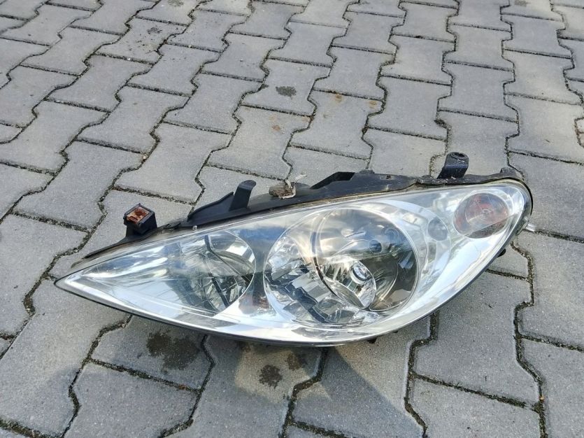 PEUGEOT 307 UK LAMPA LEWY PRZÓD LEWA PRZEDNIA