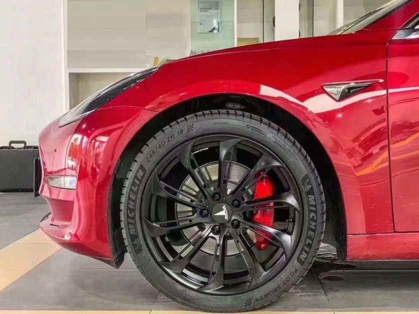 TESLA 3 Y S PLAID LINE SPORT DESIGN FELGI ALUMNIOWE 19 ET 35 8.5 5X114,3