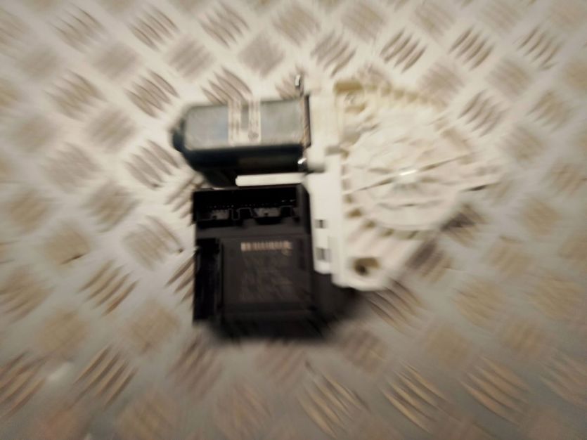 VW PASSAT CC 2010 SILNICZEK SZYBY PRAWY PRZÓD 1K0959792P