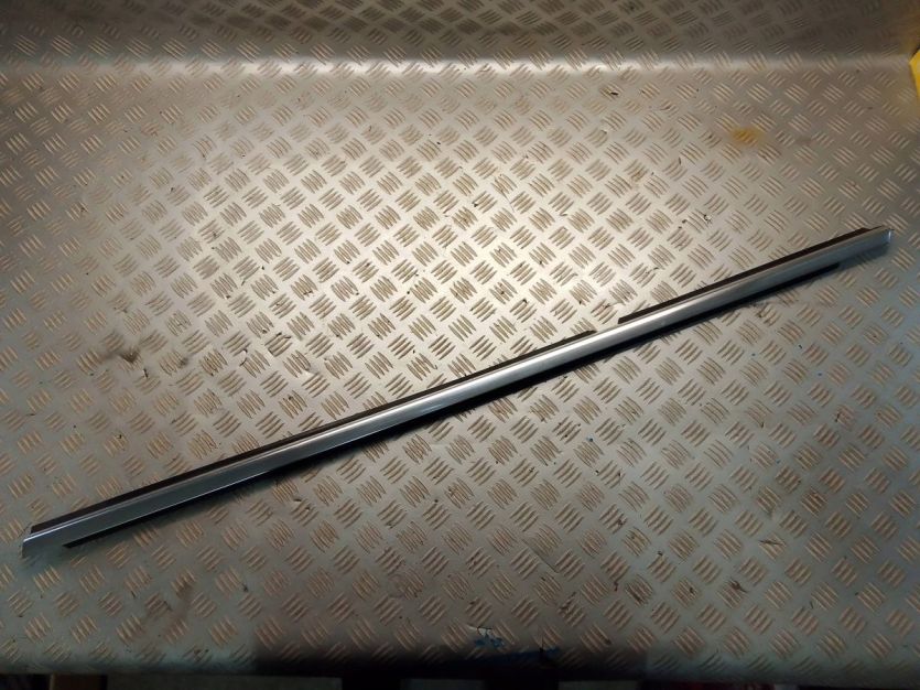 VW PASSAT CC 2010 LISTWA ZGARNIACZ DRZWI LEWY TYŁ 3C8839475F