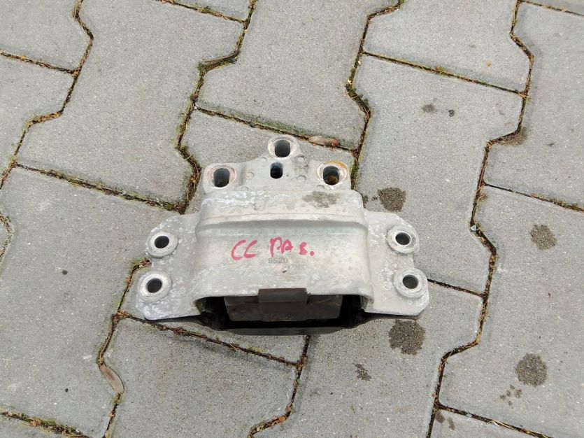 VW PASSAT CC 2010 ŁAPA PODUSZKA SILNIKA 3C0199555AA