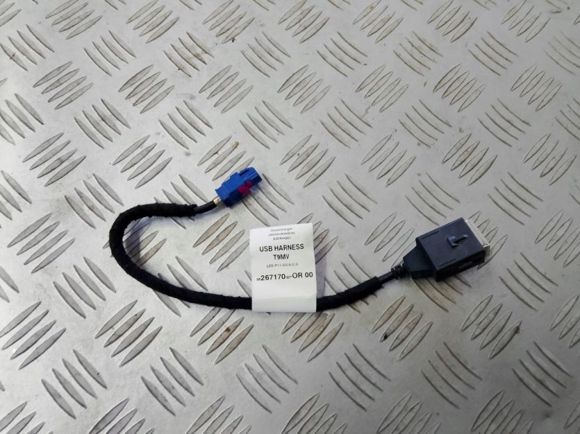PEUGEOT 308 II T9 LIFT HB 2019 KABEL GNIAZDO USB 9826717080