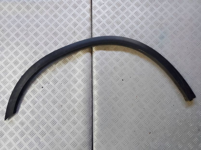 MERCEDES GLC W253 X253 LISTWA SIERP PRAWY PRZÓD A2538857506