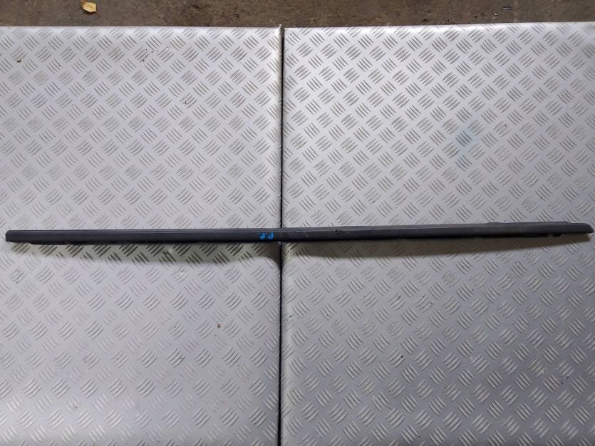 PEUGEOT 308 II SW KOMBI T9 LIFT ZGARNIACZ LISTWA PRAWY PRZÓD 9677880880