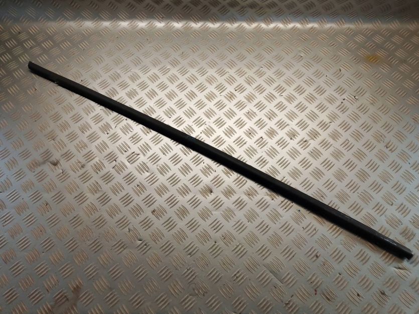 VW GOLF VI 6 GTI HB 5D 2012 LISTWA DRZWI ZGARNIACZ PRAWY PRZÓD