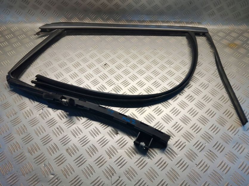 LINCOLN MKZ 2013 - 2019 USZCZELKA RAMKA DRZWI PRAWY TYŁ