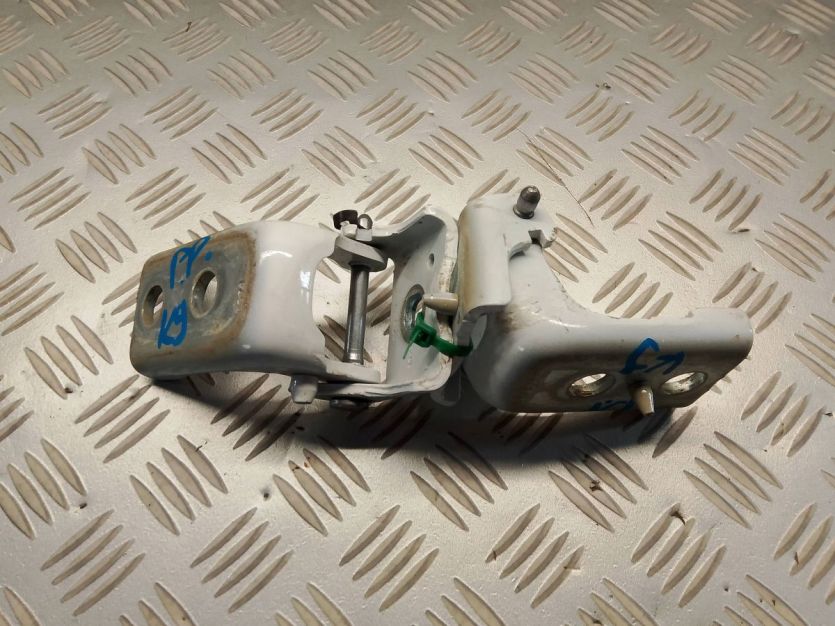 TOYOTA PROACE PEUGEOT PARTNER K9 2023 ZAWIASY DRZWI PRAWY PRZÓD