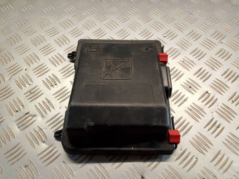 PEUGEOT 308 II T9 LIFT 2019 POKRYWA SKRZYNKI BEZPIECZNIKÓW 9678633380