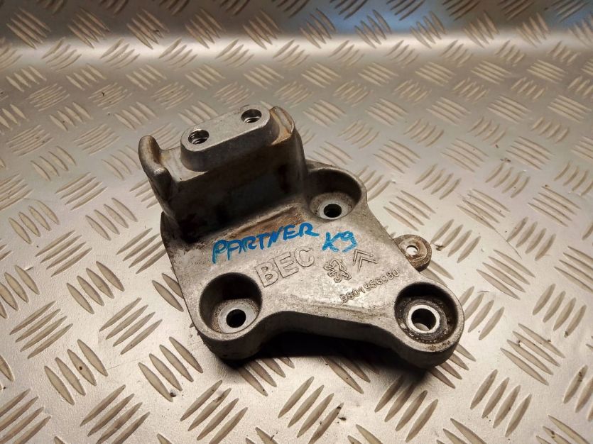 TOYOTA PROACE PEUGEOT PARTNER K9 2023 ŁAPA WSPORNIK SKRZYNI 9801956080