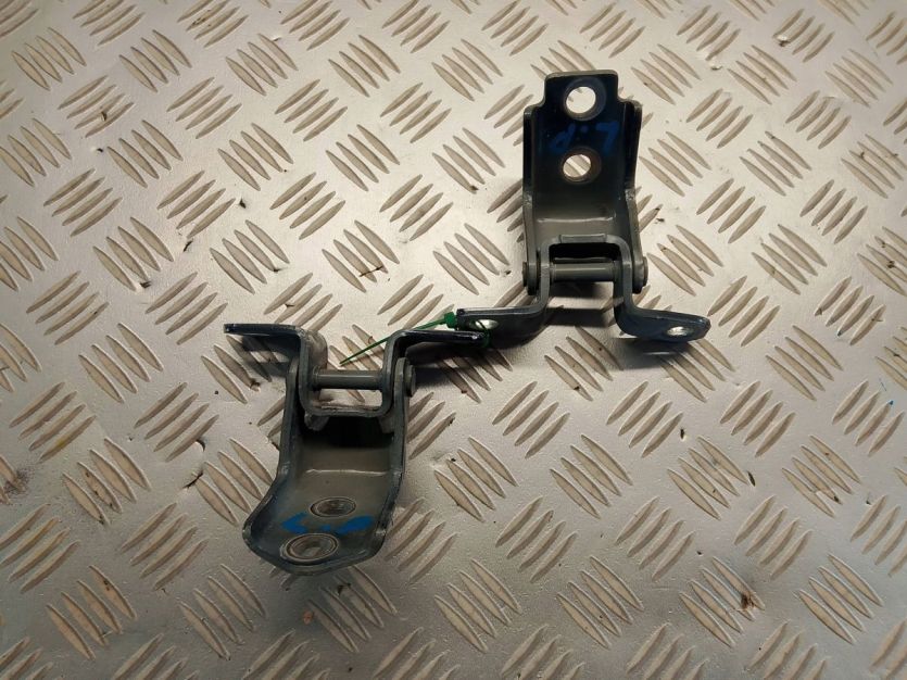 MAZDA CX90 CX-90 2024 ZAWIASY DRZWI LEWY PRZÓD KOMPLET