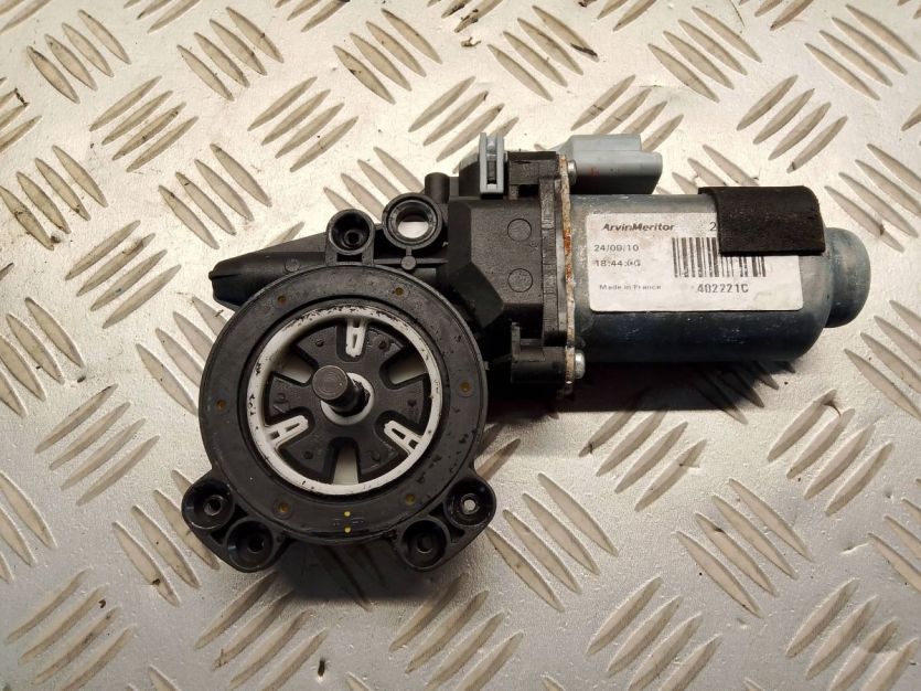 CITROEN DS3 1.6 HDI SILNICZEK SZYBY PRAWY PRZÓD 402221C