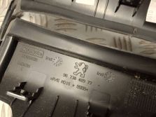 PEUGEOT 208 2016 RAMKA OSŁONA DŹWIGNI HAMULCA RĘCZNEGO 9673842977