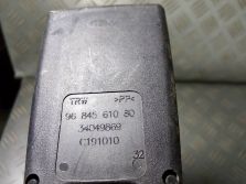 PEUGEOT 208 2016 ZAPINKA PASA TYŁ 9684561080