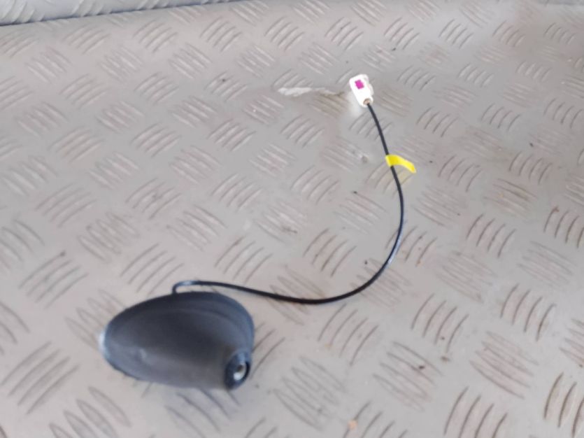 PEUGEOT 208 2016 ANTENA DACHOWA 9674768980