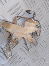 PEUGEOT 208 2016 ZNACZEK EMBLEMAT LOGO 9673874777