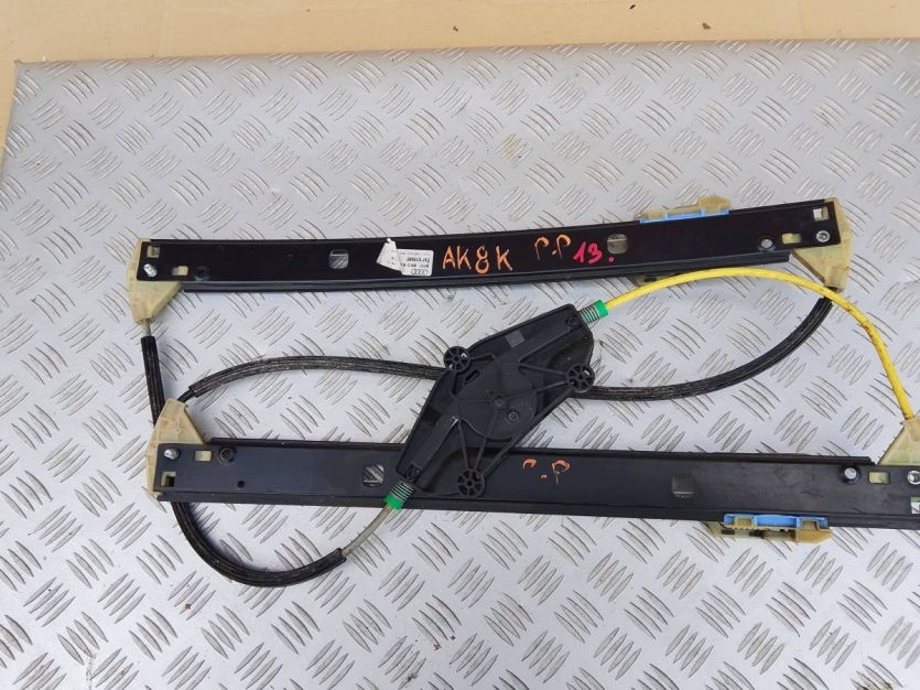 AUDI A4 B8 8K PODNOŚNIK MECHANIZM SZYBY PRAWY PRZÓD 8K0837462