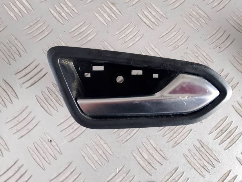RENAULT CLIO V 5 1.6 E-TECH KLAMKA DRZWI PRAWY PRZÓD WEWNĘTRZNA 826721378R