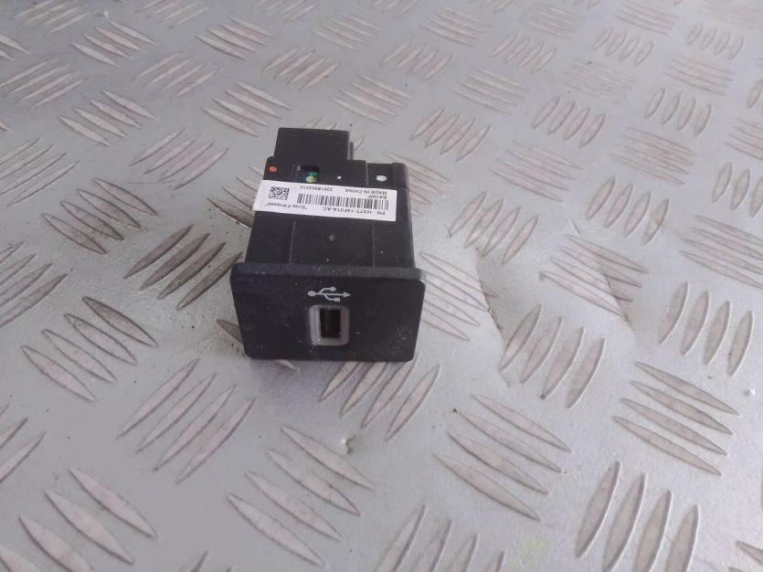 FORD FIESTA 2019 MK8 1.0 GNIAZDO USB HS7T-14F014-AC
