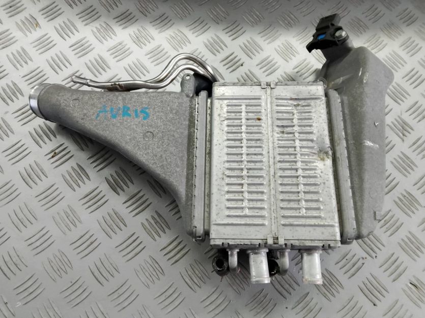 TOYOTA AURIS II KOMBI 2018 CHŁODNICA INTERCOOLER 127000-1330