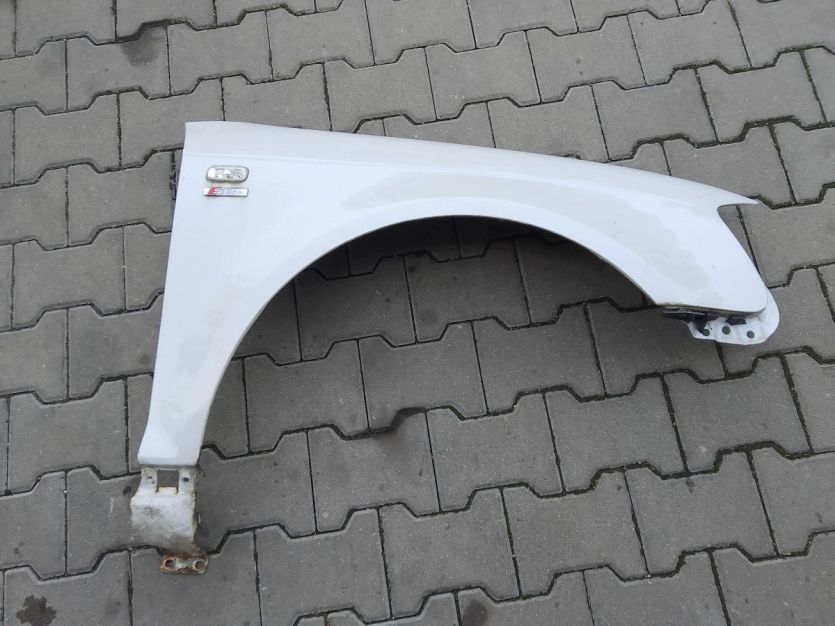 AUDI A3 8P 2.0 TDI 2006 BŁOTNIK PRAWY PRZÓD PRAWY PRZEDNI S-LINE