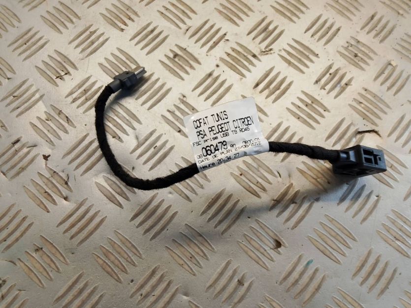 PEUGEOT 308 II T9 SW 2016 WIĄZKA KABEL GNIAZDO USB 9806047980