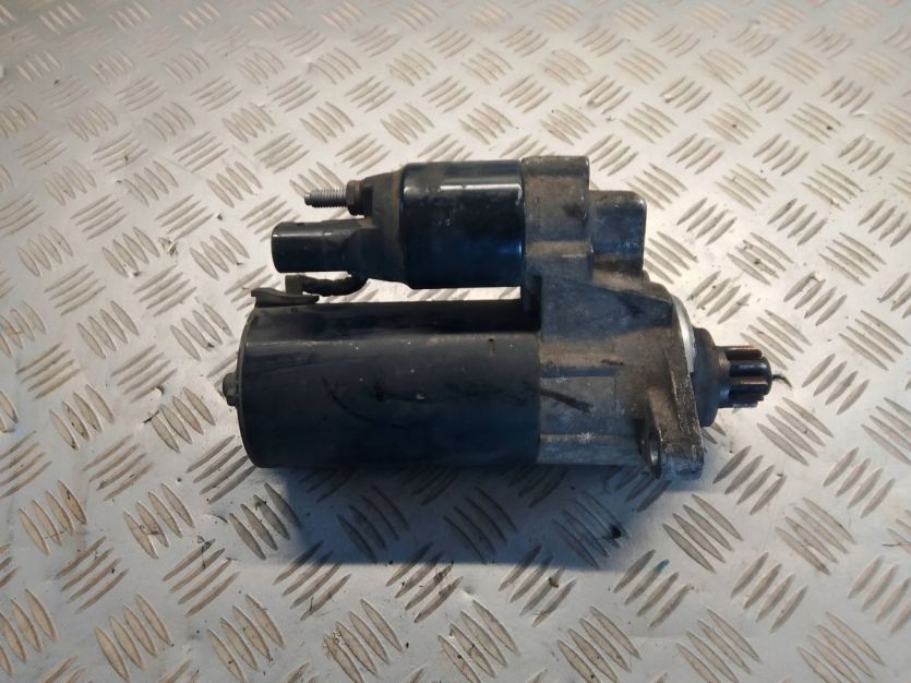 AUDI A3 8P 2.0 TDI ROZRUSZNIK 02E911023