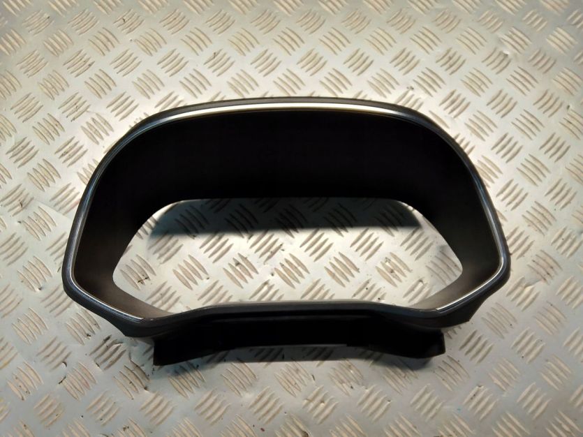 RENAULT CLIO V 5 1.6 E-TECH OBUDOWA LICZNIKA RAMKA 682403420R