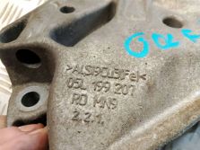 VW GOLF VI 6 TDI 2012 5D ŁAPA PODUSZKA MOCOWANIE SILNIKA 05L199207