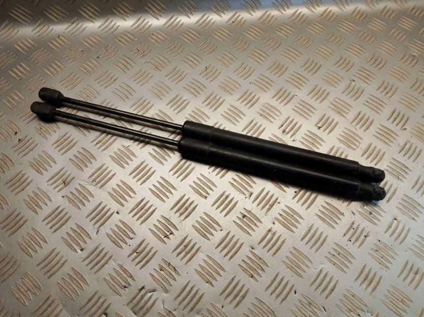 VW GOLF VI 6 TDI 2012 5D SIŁOWNIKI KLAPY BAGAŻNIKA 5K6827550D KOMPLET