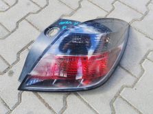 OPEL ASTRA H GTC 2006 LAMPA PRAWY TYL PRAWA TYLNA