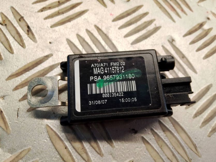 PEUGEOT 207 2009 5D WZMACNIACZ ANTENY 9657931180