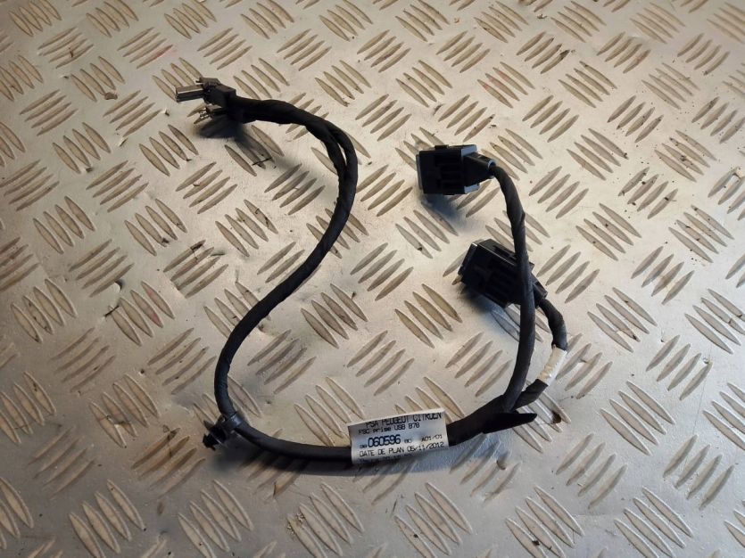 CITROEN C4 PICASSO II 2016 WIĄZKA GNIAZDA USB 9806059680