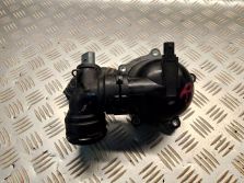 AUDI RS6 C7 OBUDOWA TERMOSTATU 079121115