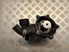 AUDI RS6 C7 OBUDOWA TERMOSTATU 079121115