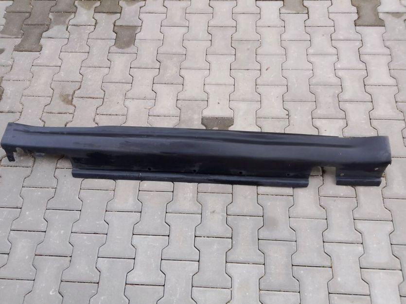 MINI COPPER R56 LISTWA PROGOWA PROGU PRAWA 7147916