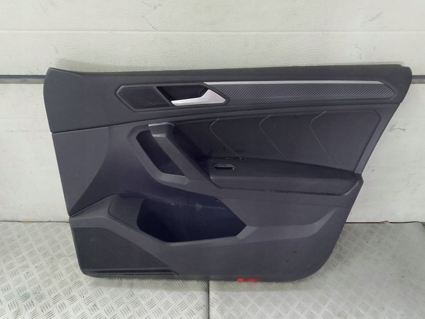 VW TIGUAN II 2023 2.0 TDI BOCZEK TAPICERKA DRZWI PRAWY PRZÓD 5NN867012