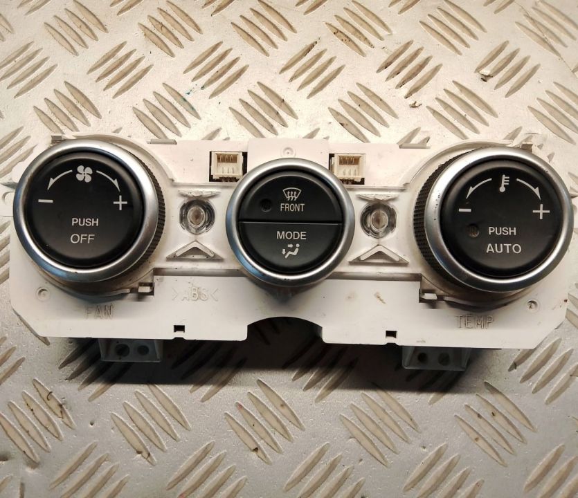 MAZDA 6 I PANEL STEROWANIA NAWIEWU NAWIEWEM