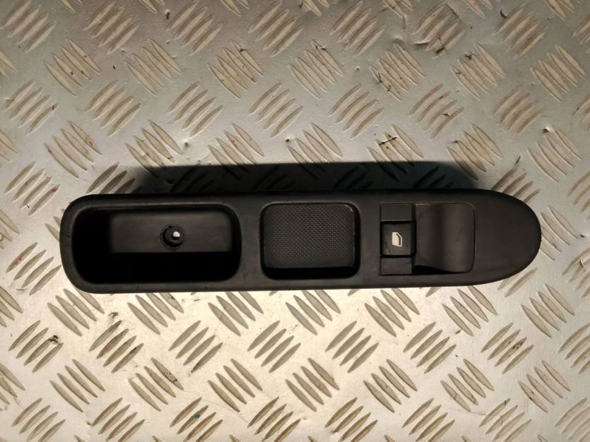 PEUGEOT 307 PRZEŁĄCZNIK PANEL SZYB PRAWY PRZÓD