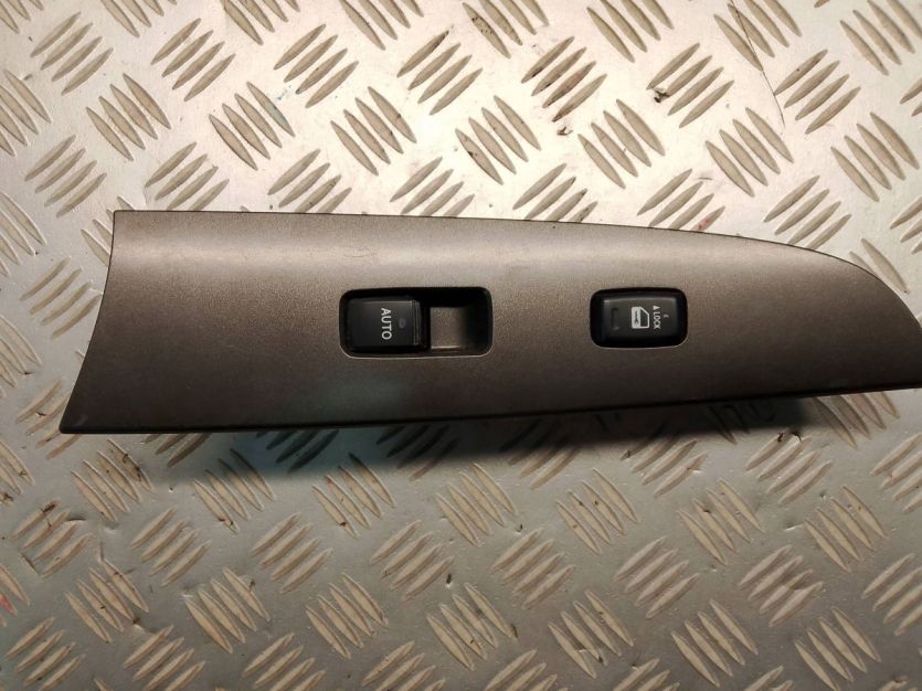 LEXUS IS220 PRZEŁĄCZNIK PANEL SZYB PRAWY PRZÓD