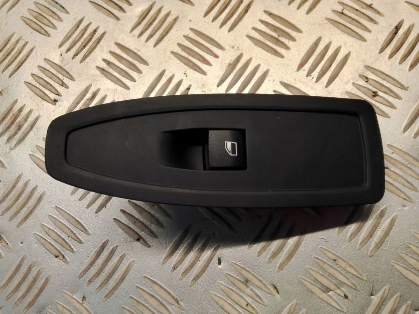 BMW F20 F21 F30 F32 PRZEŁĄCZNIK PANEL SZYB PRAWY PRZÓD 9208107