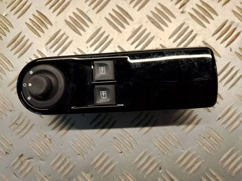 RENAULT CLIO IV PRZEŁĄCZNIK LUSTEREK SZYB LEWY PRZÓD 809612367R