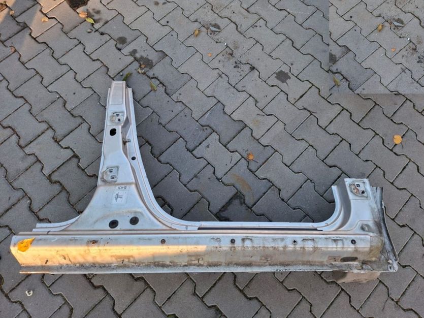 DACIA DUSTER I 2011 PROG SLUPEK PRAWY PRAWA CWIARTKA