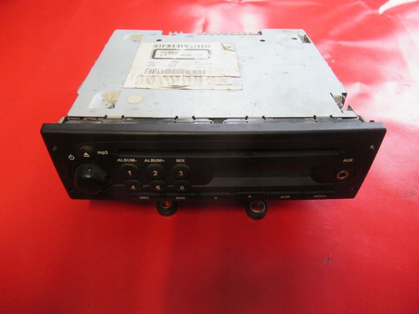 DACIA DUSTER I RADIO 281112231R